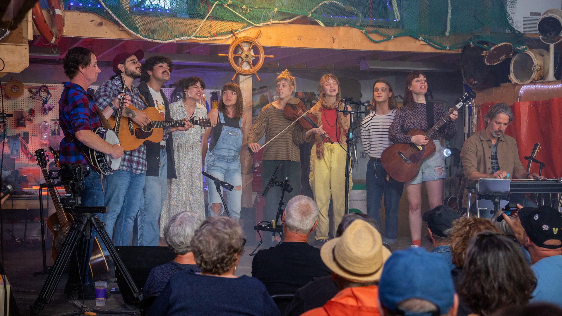 L'oiseau de paradis, les chansonneurs 2024 - Dans l'shed à Léon