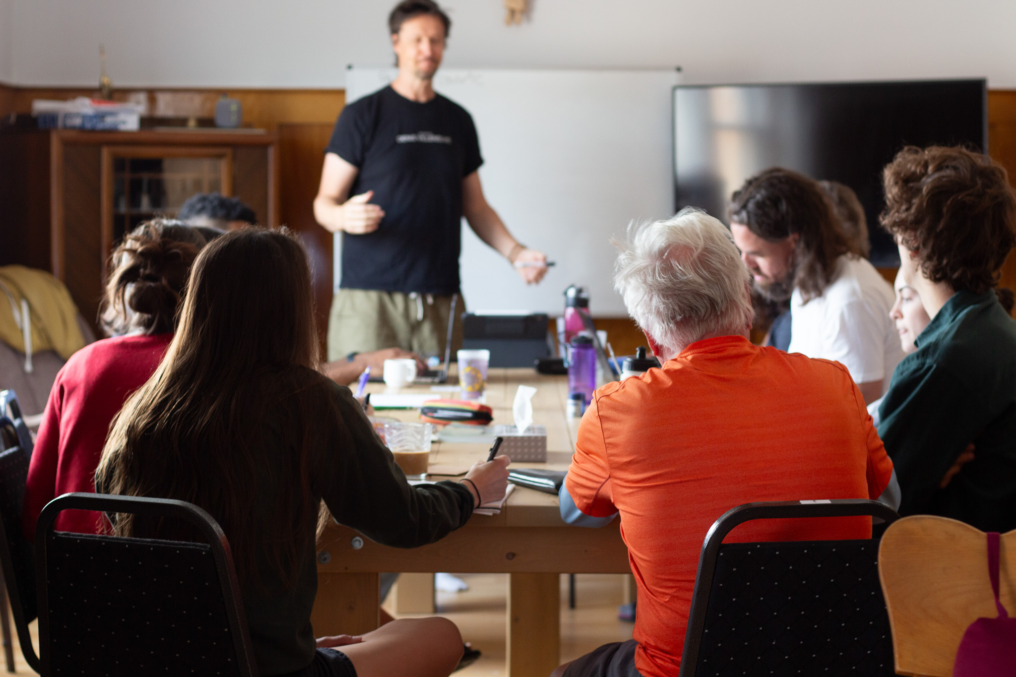 Les camps pour adultes de Petite-Vallée : jeune ou moins jeune, il n’y a pas d’âge pour écrire des chansons!